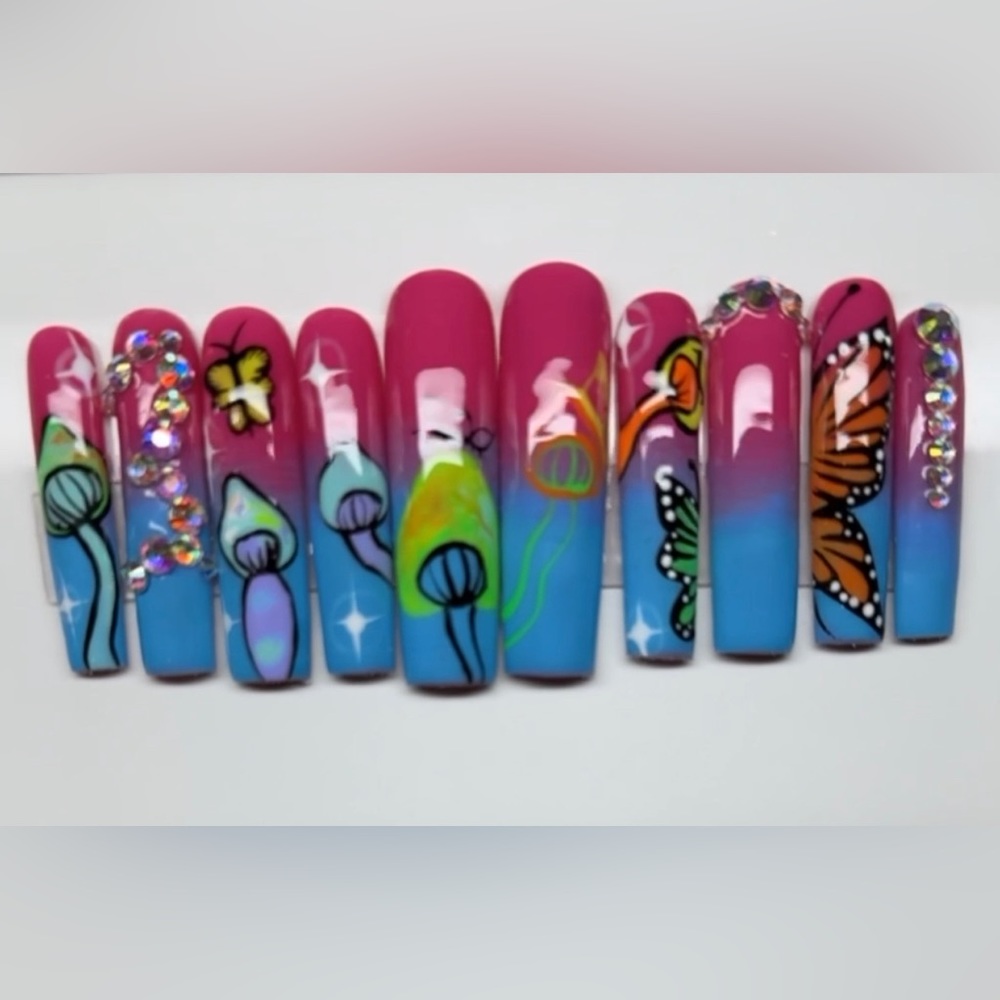 Mushroom press on nails